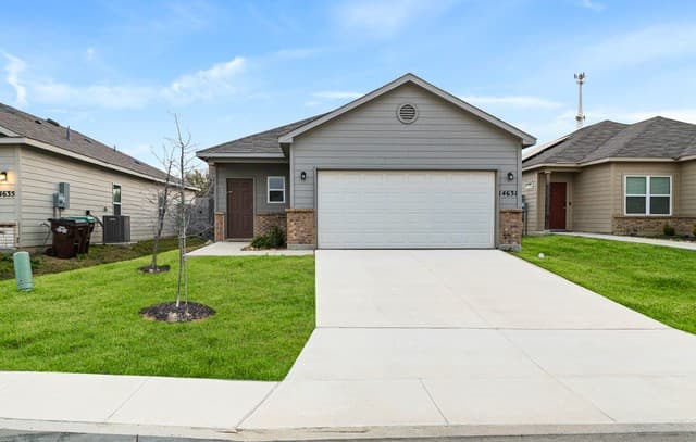 14631  Stirrup Trce, Elmendorf, TX 78112 — photo 2
