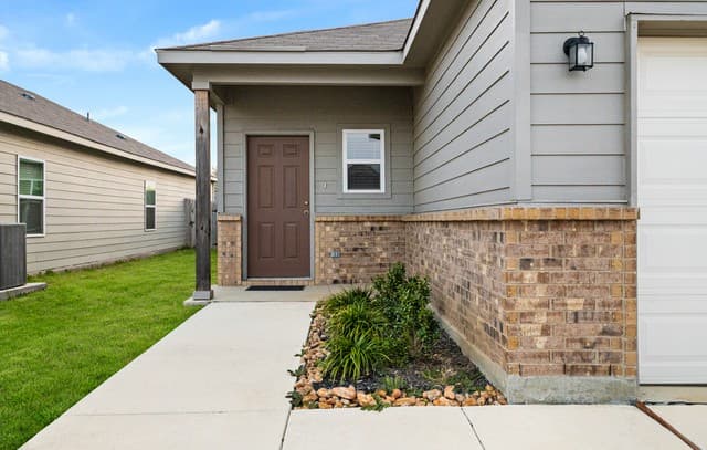 14631  Stirrup Trce, Elmendorf, TX 78112 — photo 4