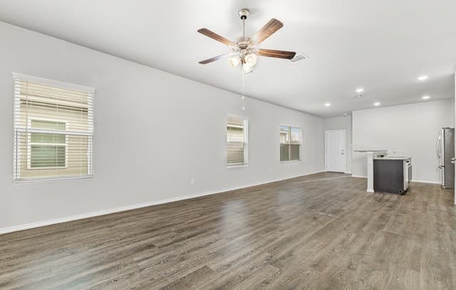 14631  Stirrup Trce, Elmendorf, TX 78112 — photo 7