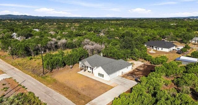 341  Park Rd, Bandera, TX 78003 — photo 2