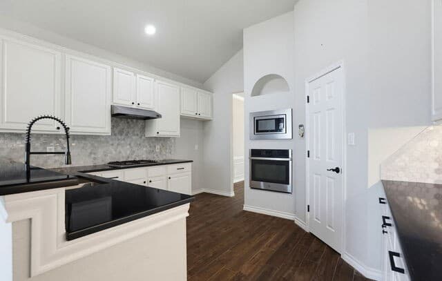27  Fonthill Way, San Antonio, TX 78218 — photo 9