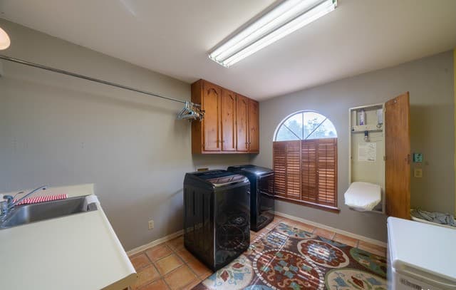 101  Encino Park, Devine, TX 78016 — photo 21