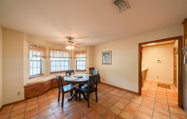 101  Encino Park, Devine, TX 78016 — photo 7