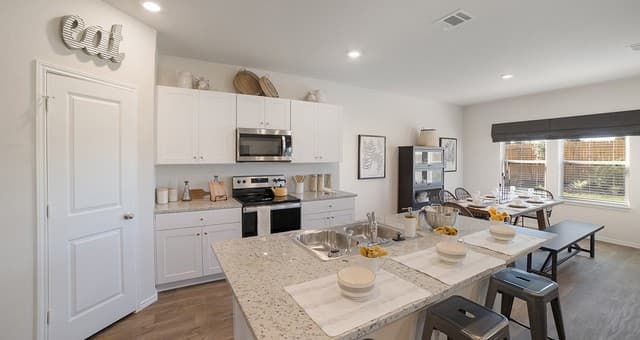 5914  Basalt Bay, San Antonio, TX 78222 — photo 5