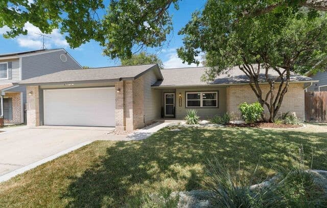 5823  Lost Crk, San Antonio, TX 78247 — photo 2