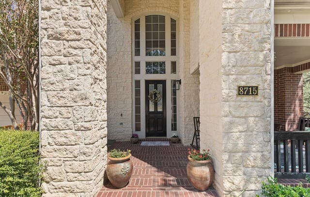 8715  Timberland Trl, Boerne, TX 78015 — photo 2