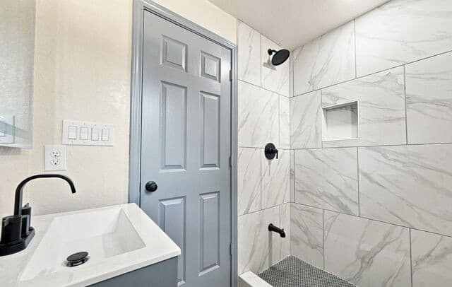 2410  Lee Hall, San Antonio, TX 78201 — photo 17