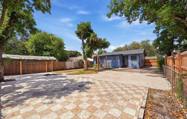 2410  Lee Hall, San Antonio, TX 78201 — photo 21