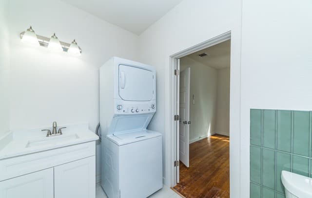 930 W Ridgewood Ct, San Antonio, TX 78201 — photo 21