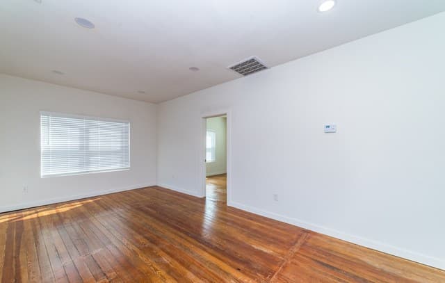 930 W Ridgewood Ct, San Antonio, TX 78201 — photo 4
