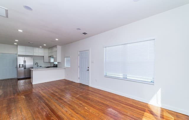 930 W Ridgewood Ct, San Antonio, TX 78201 — photo 6