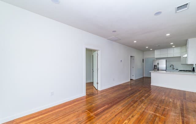 930 W Ridgewood Ct, San Antonio, TX 78201 — photo 7