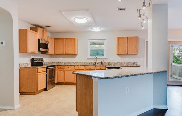 602  Butler Pt, San Antonio, TX 78251 — photo 11