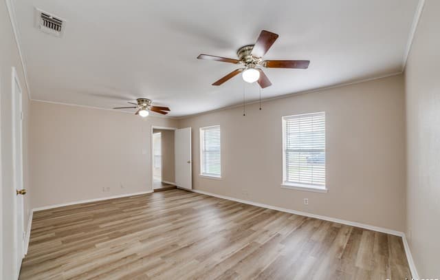 2802  Darwin Dr, San Antonio, TX 78228 — photo 12