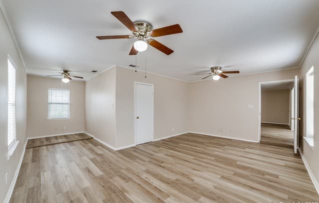 2802  Darwin Dr, San Antonio, TX 78228 — photo 13