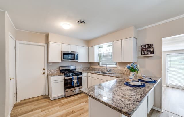 2802  Darwin Dr, San Antonio, TX 78228 — photo 16