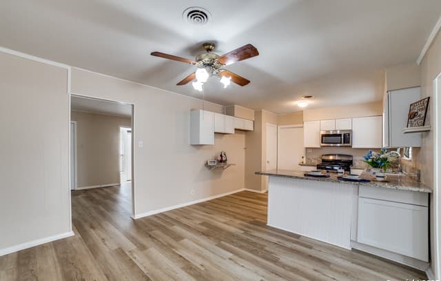 2802  Darwin Dr, San Antonio, TX 78228 — photo 19