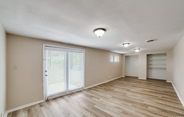 2802  Darwin Dr, San Antonio, TX 78228 — photo 21