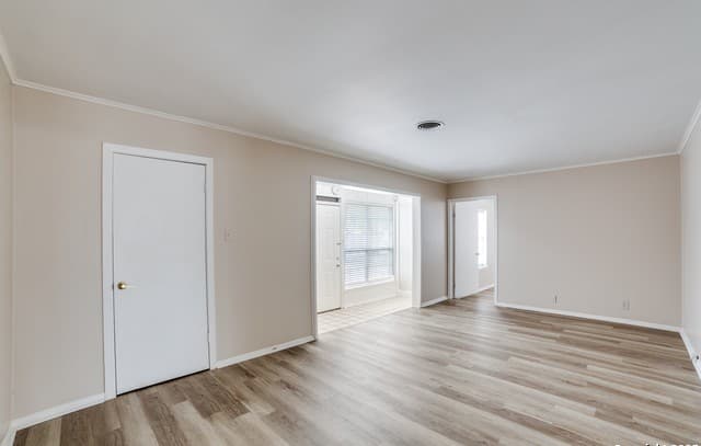 2802  Darwin Dr, San Antonio, TX 78228 — photo 5
