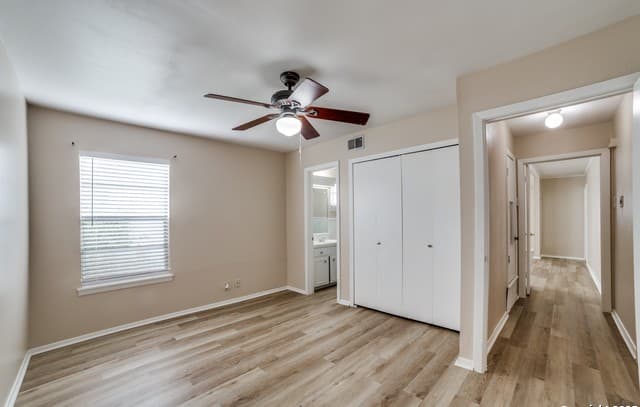 2802  Darwin Dr, San Antonio, TX 78228 — photo 9