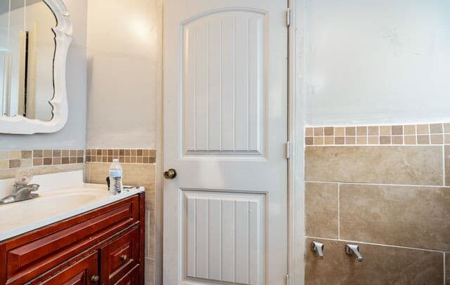 343  Alice Fay Ave, San Antonio, TX 78237 — photo 9