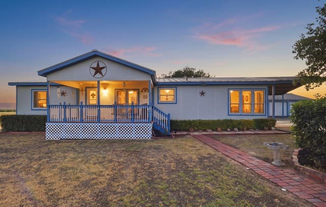 775  Warncke Rd, La Vernia, TX 78121 — photo 3