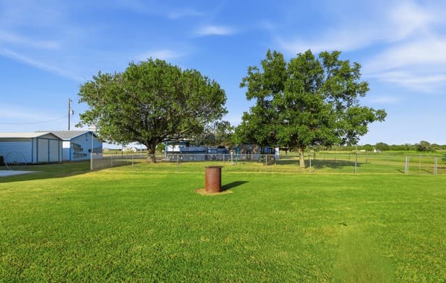 775  Warncke Rd, La Vernia, TX 78121 — photo 4