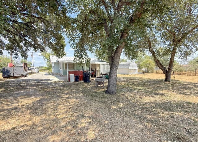 110  Renfro Dr, Devine, TX 78016 — photo 19