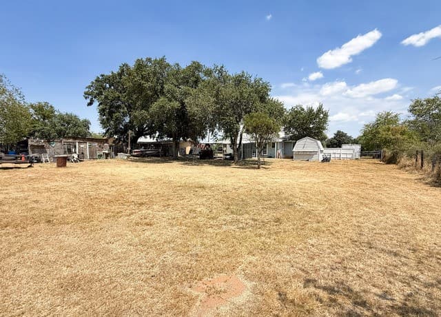 110  Renfro Dr, Devine, TX 78016 — photo 20