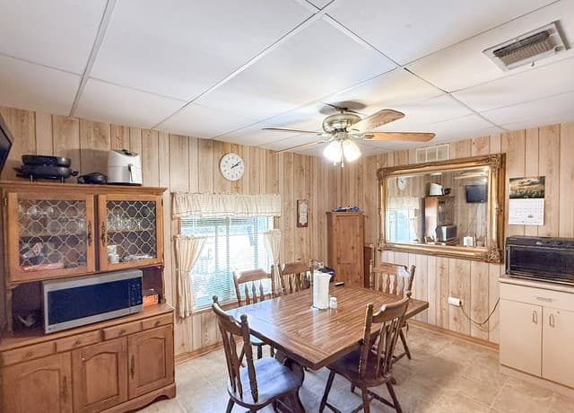 110  Renfro Dr, Devine, TX 78016 — photo 8