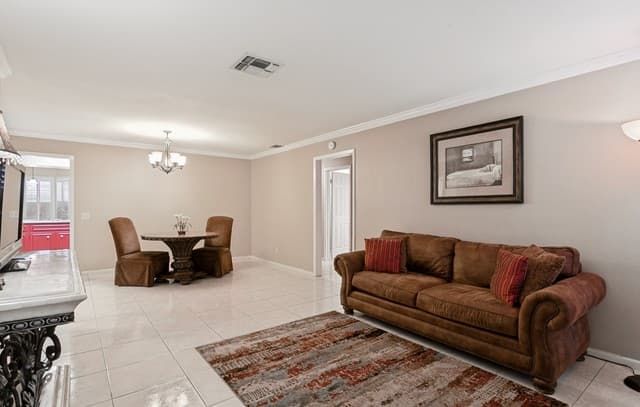 5359 Fredericksburg Rd Unit 610, San Antonio, TX 78229 — photo 2