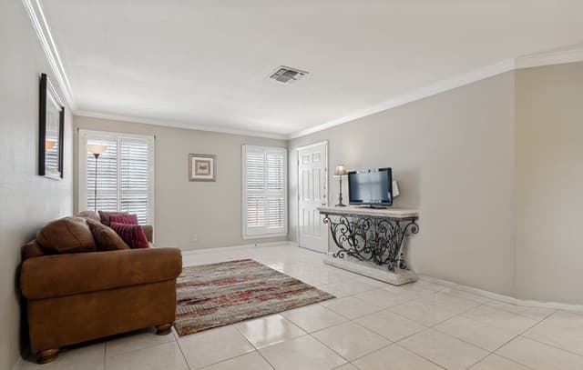5359 Fredericksburg Rd Unit 610, San Antonio, TX 78229 — photo 4