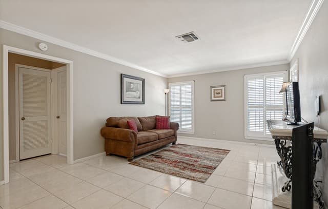 5359 Fredericksburg Rd Unit 610, San Antonio, TX 78229 — photo 5