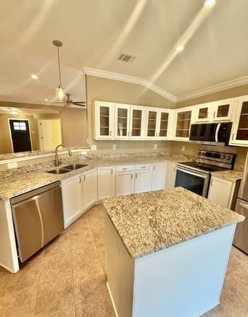 9010  Veranda Court, San Antonio, TX 78250 — photo 2