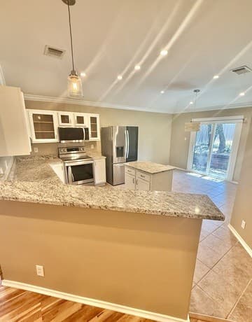 9010  Veranda Court, San Antonio, TX 78250 — photo 4