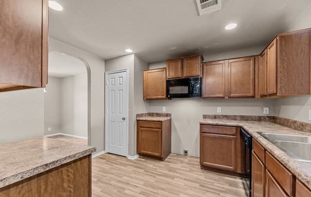 12122  Chi Chis Cv, San Antonio, TX 78221 — photo 5