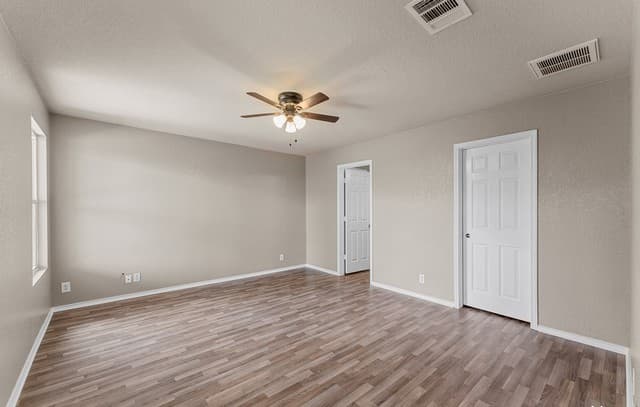 12122  Chi Chis Cv, San Antonio, TX 78221 — photo 9