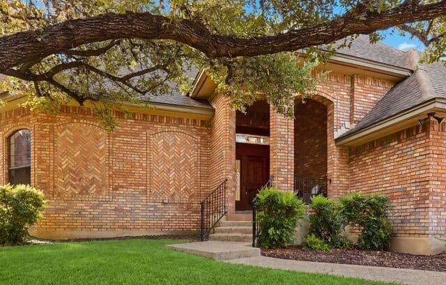 2806  Squaw Creek Dr