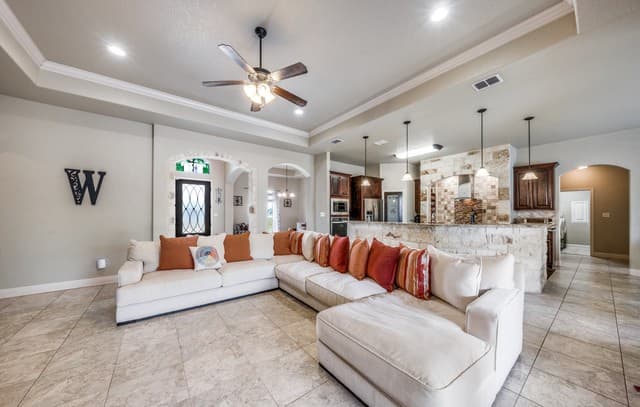 112 S Abrego Xing, Floresville, TX 78114 — photo 11