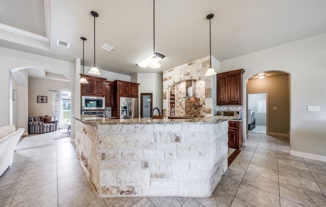 112 S Abrego Xing, Floresville, TX 78114 — photo 15