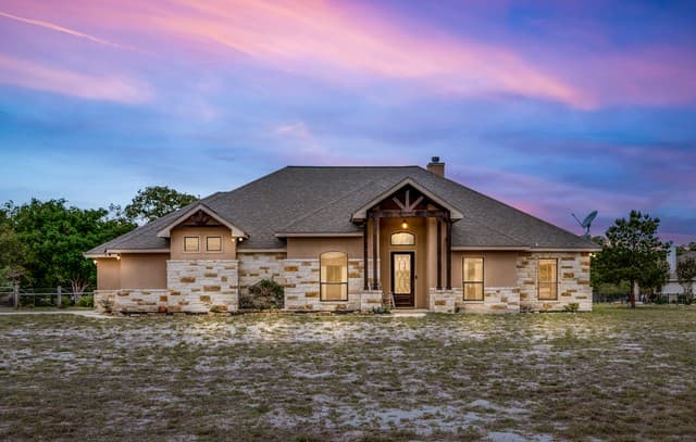 112 S Abrego Xing, Floresville, TX 78114 — photo 2