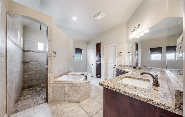112 S Abrego Xing, Floresville, TX 78114 — photo 21