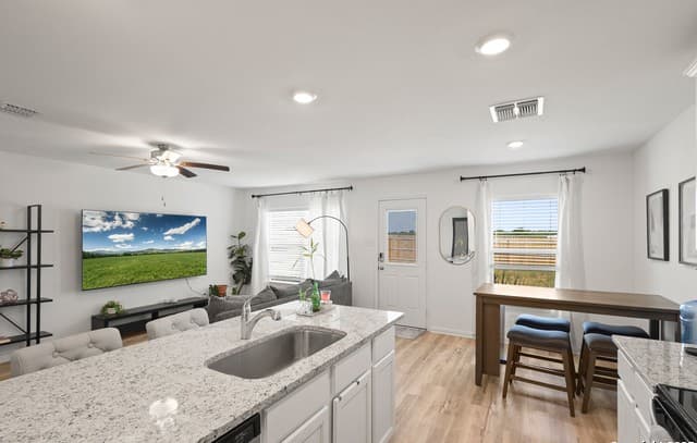 16025  Dickens Blf, Lytle, TX 78052 — photo 10