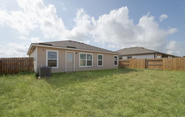 16025  Dickens Blf, Lytle, TX 78052 — photo 15