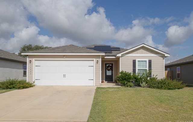 16025  Dickens Blf, Lytle, TX 78052 — photo 2