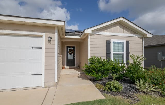 16025  Dickens Blf, Lytle, TX 78052 — photo 3