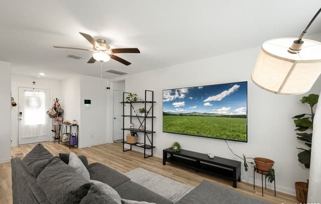 16025  Dickens Blf, Lytle, TX 78052 — photo 5