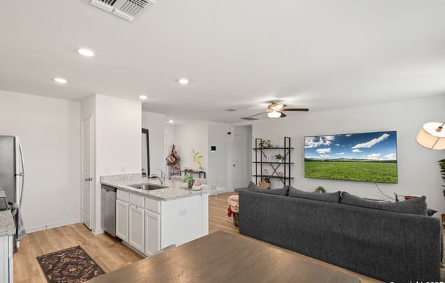 16025  Dickens Blf, Lytle, TX 78052 — photo 8