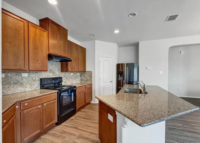 6503  Wind Trce, San Antonio, TX 78239 — photo 4
