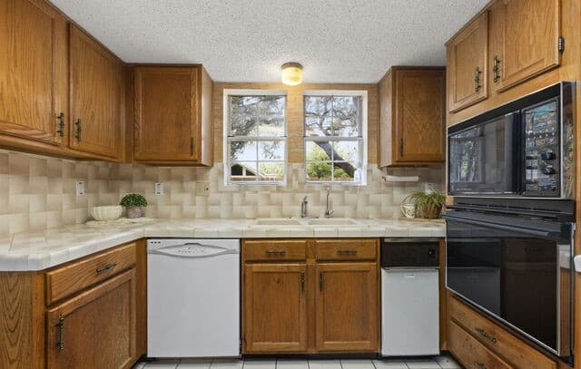 16715  Henderson Pass, San Antonio, TX 78232 — photo 17